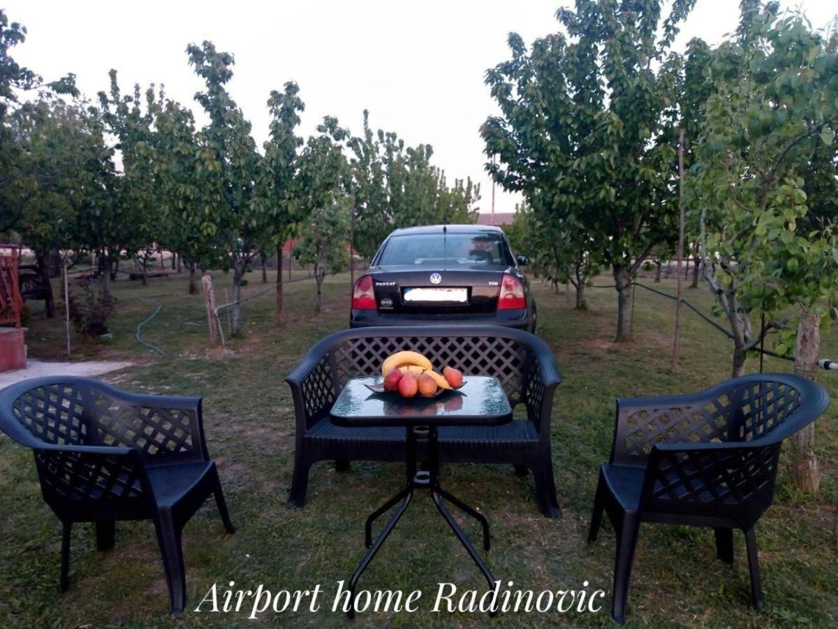 Airport Home Radinovic Podgorica Buitenkant foto